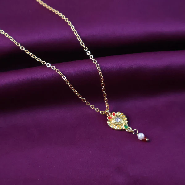 Elegant Heart Motif Pendant Necklace with Chain for Women